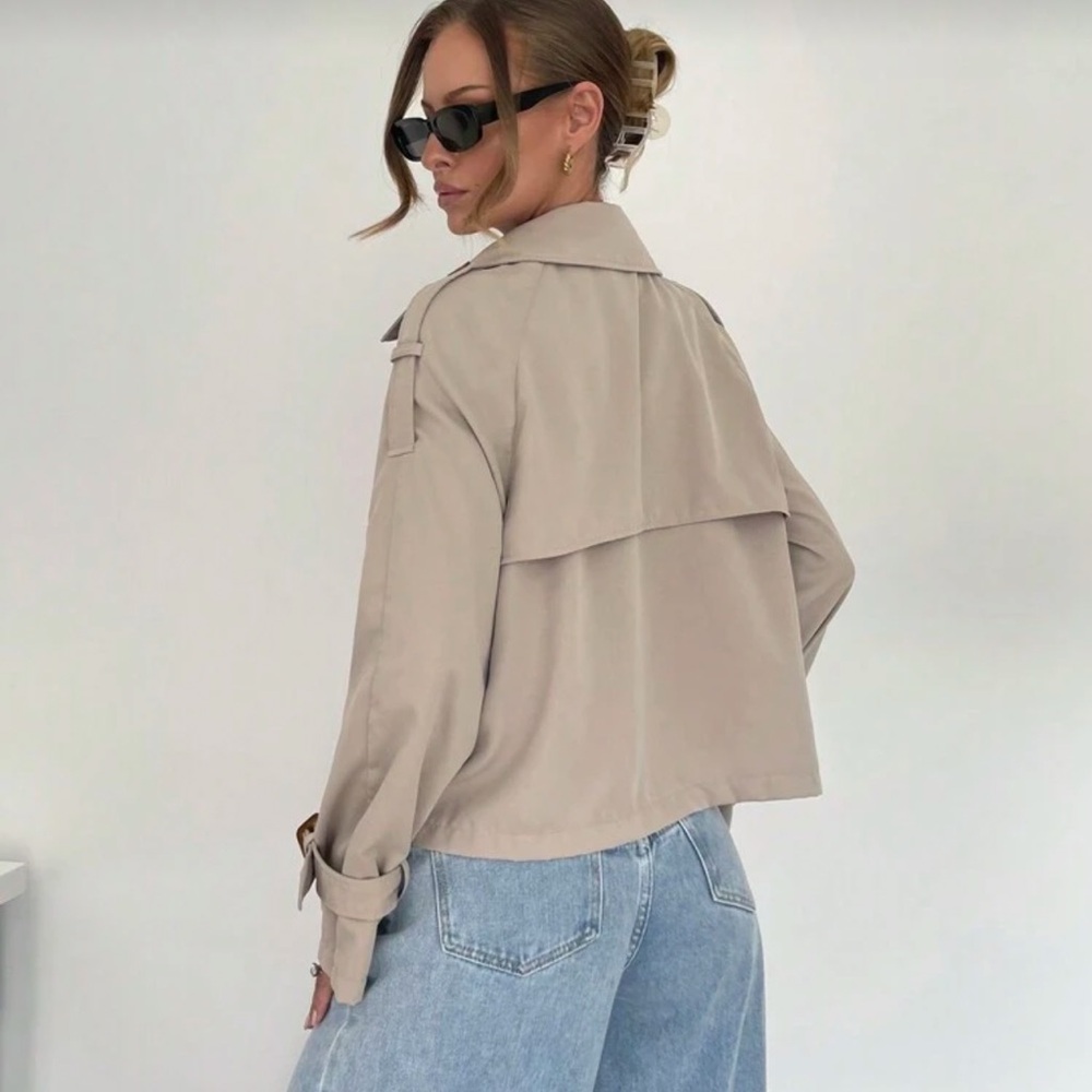 Cropped trench coat jacket tan khaki minimalist modern classic - Picture 2 of 5